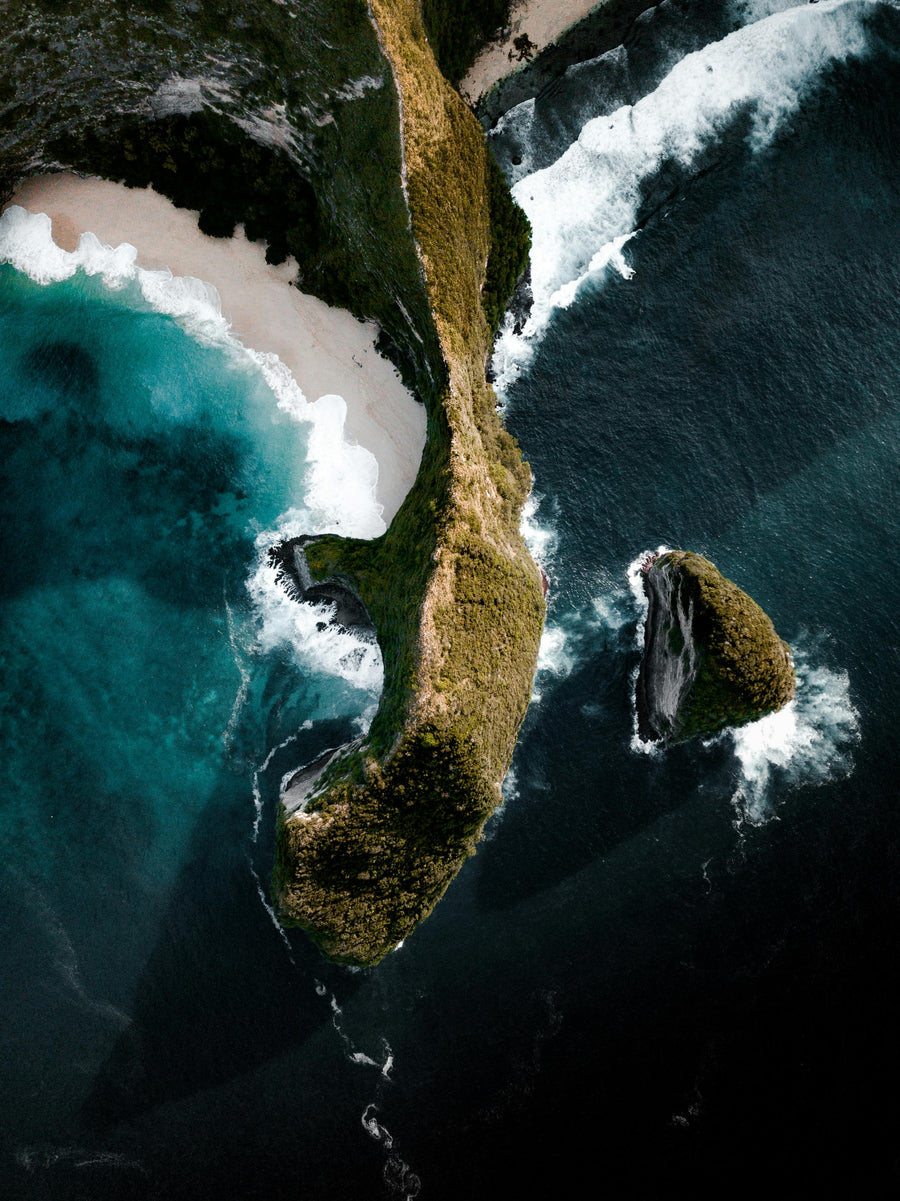 How AI and ROVs Can Support Climate Change Research: Utilizing Technology to Track and Analyze Oceanic Shifts